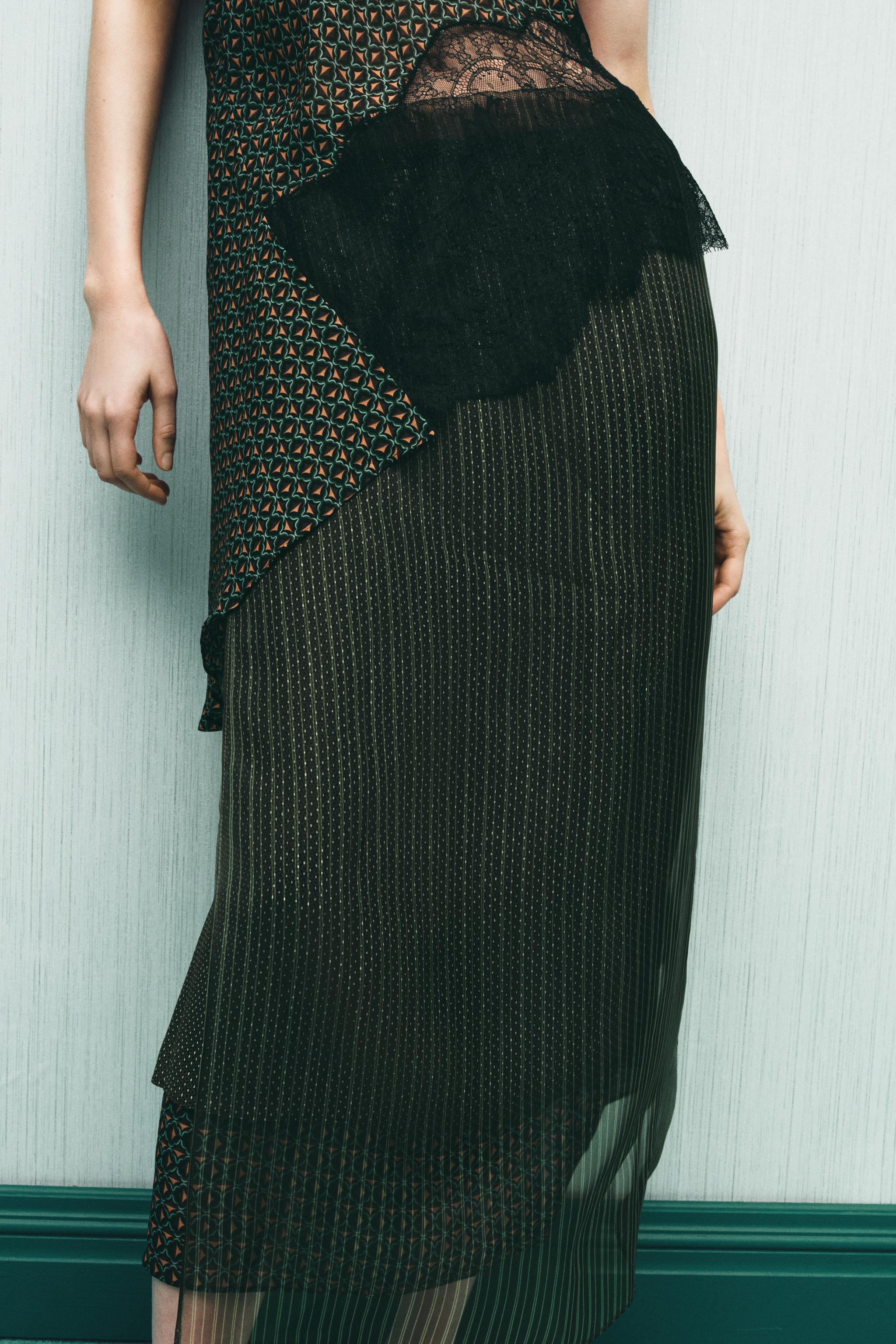 100% VISCOSE PRINTED PAREO SKIRT